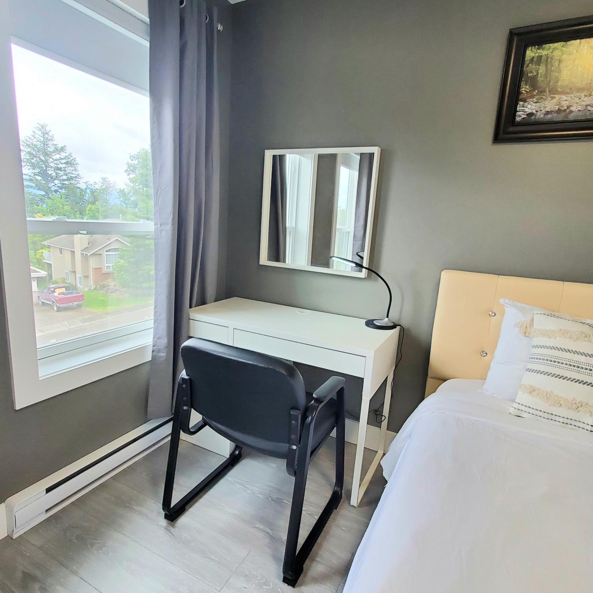Mountain Retreat 3 Bedroom Garden House Near Heritage Park, Coliseum , Hwy 1, Fishing, Cultus Lake Chilliwack Bagian luar foto
